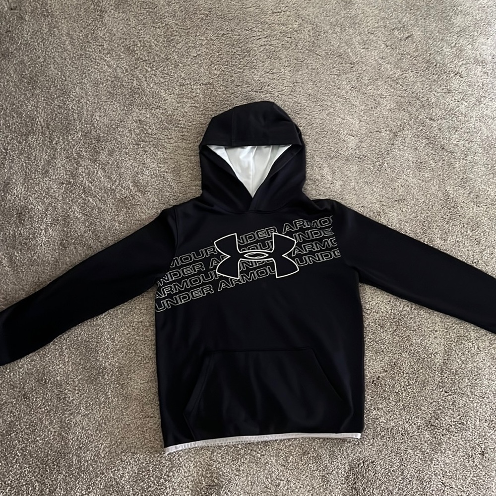 Under armour black sweatshirt